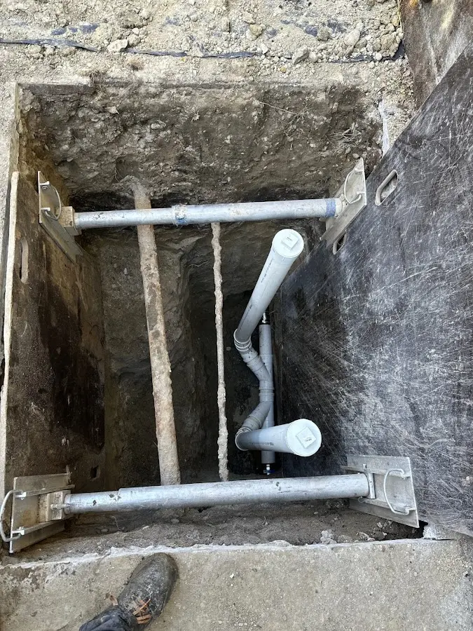 Experienced plumber completing Drain Cleaning work in Ravenna